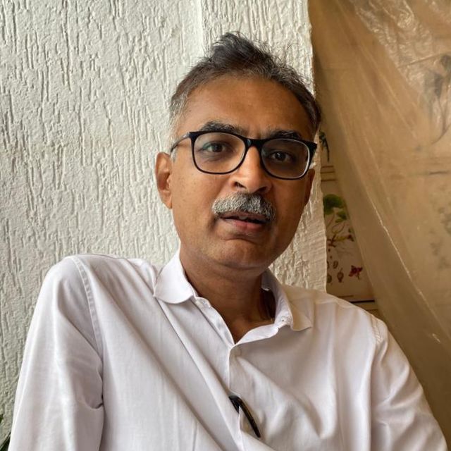 Dr. Munjal Thakar